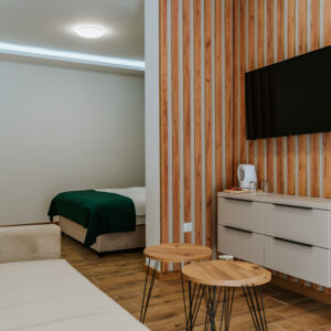 Moderna spavaća soba sa francuskim ležajem - Apartmani Vrdnik - Vila K2